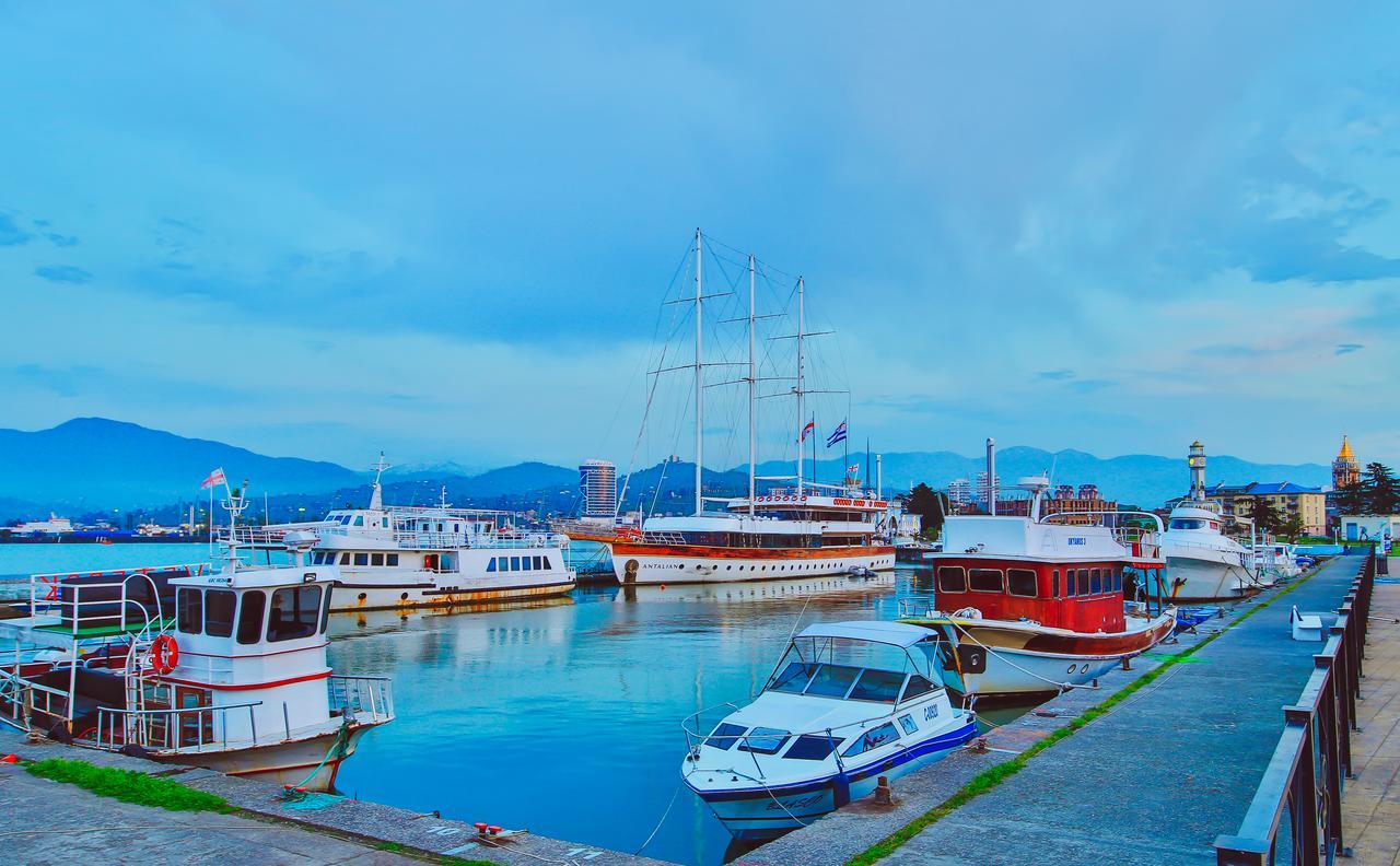 Royal Hotel Batumi Zewnętrze zdjęcie