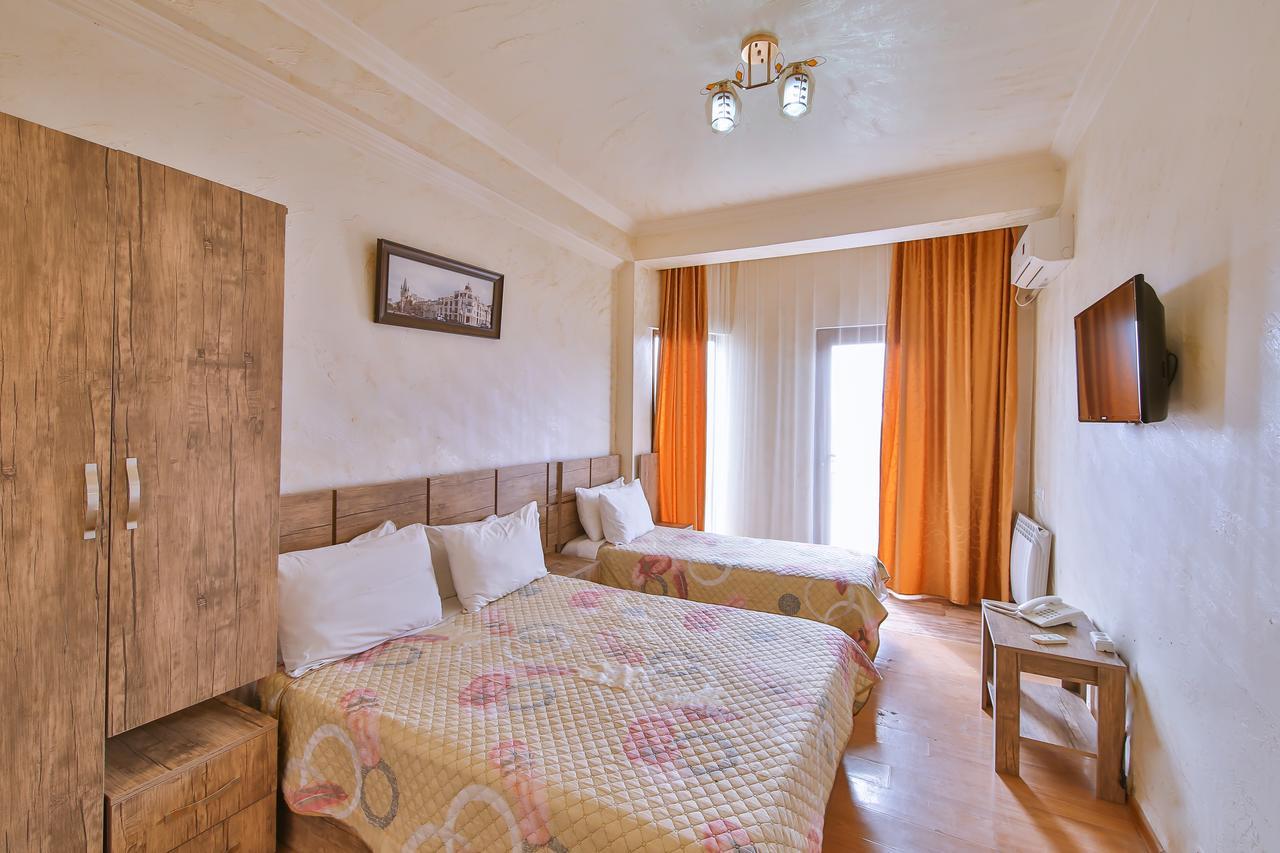Royal Hotel Batumi Zewnętrze zdjęcie