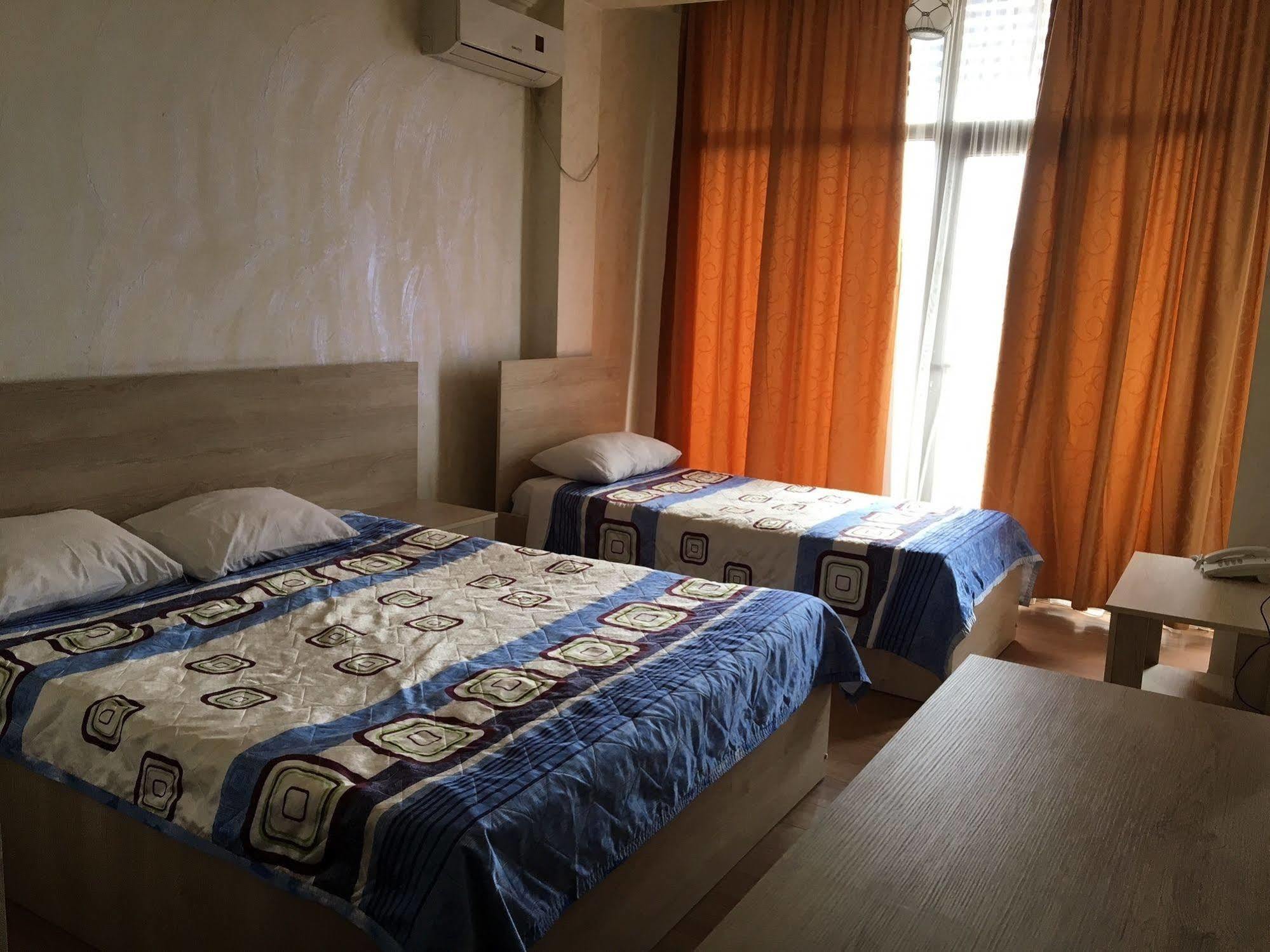 Royal Hotel Batumi Zewnętrze zdjęcie